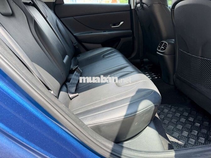 Hyundai Elantra 2023 2.0 AT Cao Cấp 5 vạn km