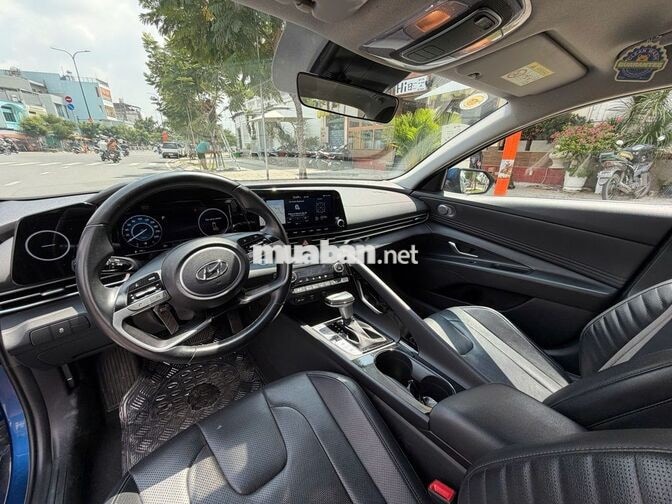 Hyundai Elantra 2023 2.0 AT Cao Cấp 5 vạn km