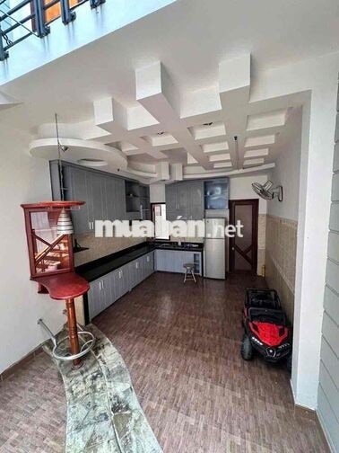 226  CHO THUÊ NHÀ MẶT TIỀN 3 TẦNG – ĐƯỜNG NGUYỄN HỮU CẢNH