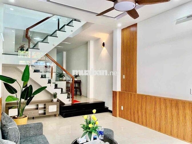 227  CHO THUÊ NHÀ MẶT TIỀN 3 TẦNG – CAO XUÂN DỤC