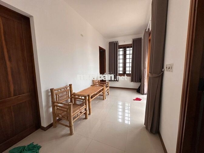 CHO THUÊ VILLA SIÊU ĐẸP 3 PHÒNG NGỦ GIÁ 17 TRIỆU CÓ SÂN ĐẬU XE HƠI KHU