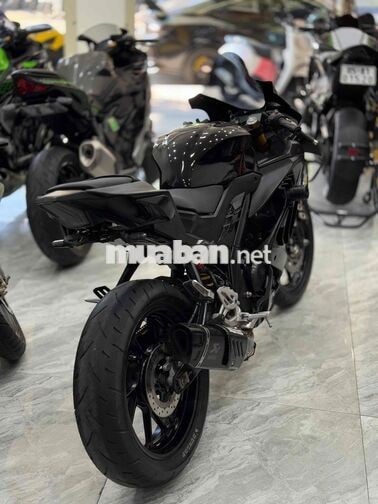 Yamaha R15 V3 Black Full Đồ Chơi