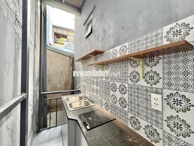 ✨STUDIO BAN CÔNG TÁCH BẾP CỬA SỔ THOÁNG NGAY ETOWN CỘNG HOÀ