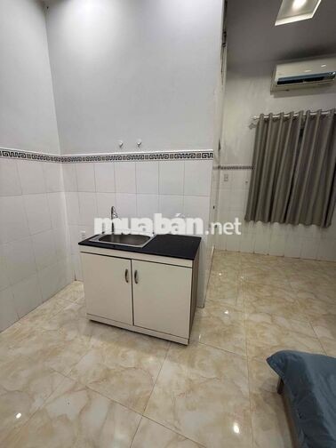 Phòng cửa sổ lớn full nội thất 25m2 Khánh Hội Quận 4
