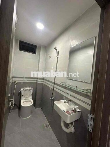 Cho thuê nhà nguyên căn 2PN 3WC sát Phan Xích Long