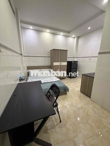 Phòng cửa sổ lớn full nội thất 25m2 Khánh Hội Quận 4