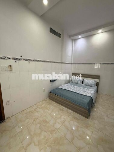 Phòng cửa sổ lớn full nội thất 25m2 Khánh Hội Quận 4