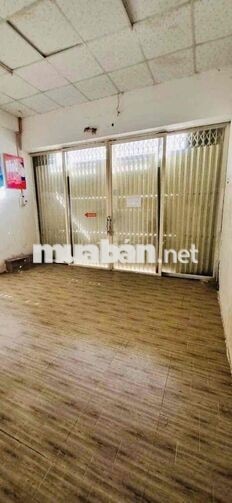 Cho thuê kho trệt, lầu ( DT: 9x15m), đường xe tải Bông Sao P5 Q8