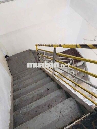 Cho thuê kho trệt, lầu ( DT: 9x15m), đường xe tải Bông Sao P5 Q8