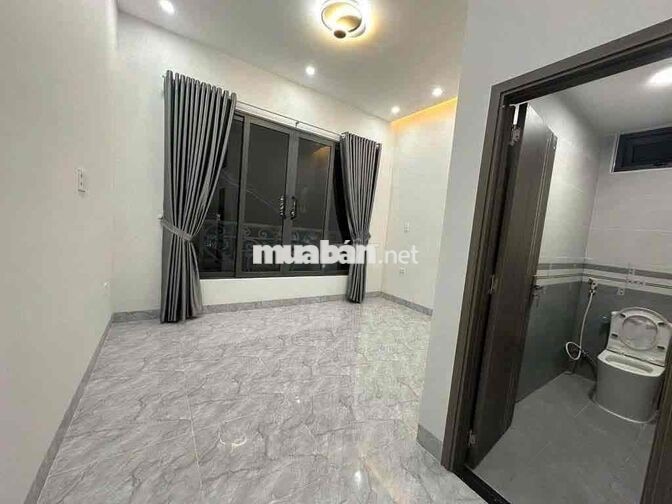 Cho thuê nhà nguyên căn 2PN 3WC sát Phan Xích Long