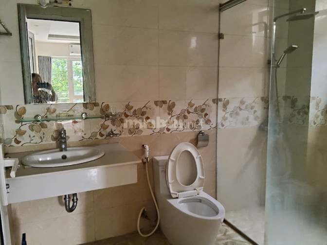 Cho thuê căn hộ ngõ 399 Âu Cơ- Nhật Tân, Tây Hồ, Hà Nội