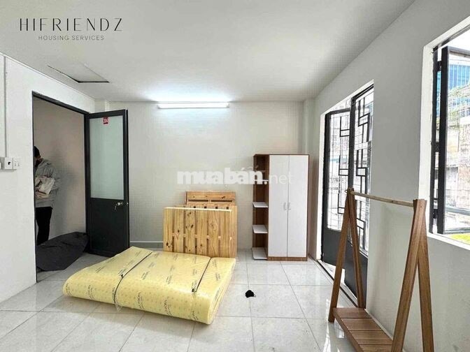 Căn hộ mini có ban công siêu thoáng Full NY đường Trần Hưng Đạo Quận 5