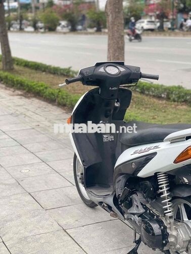 HONDA CLICK MÀU TRẮNG đẹp như mới