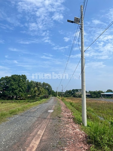 Bán 408m2 100% thổ cư- ngang 9m- đường đá xanh- sẵn sổ