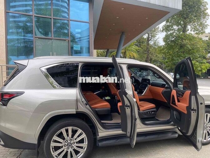 Lexus LX 600 2024 VIP Bạc