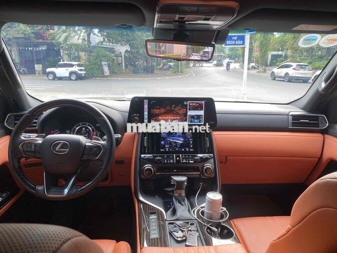 Lexus LX 600 2024 VIP Bạc
