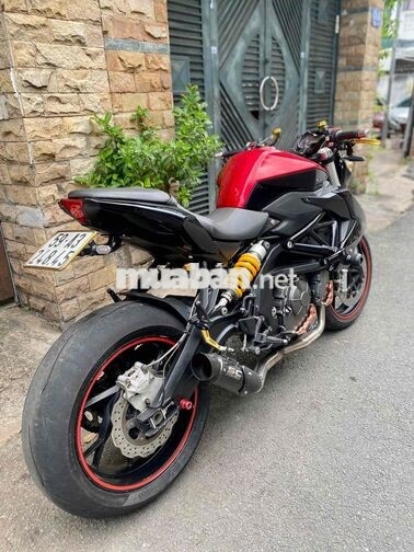 Mô tô Benelli BN 600 2017 màu Đỏ đen