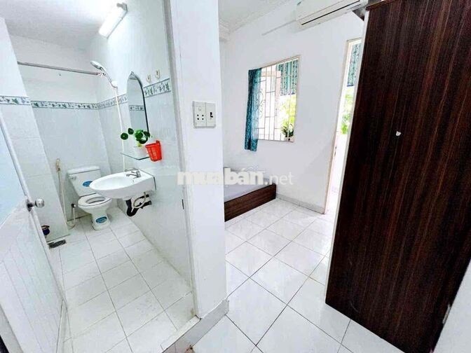 PHÒNG TRỌ GIÁ RẺ CÓ BAN CÔNG ĐƯỜNG HUỲNH TẤN PHÁT
