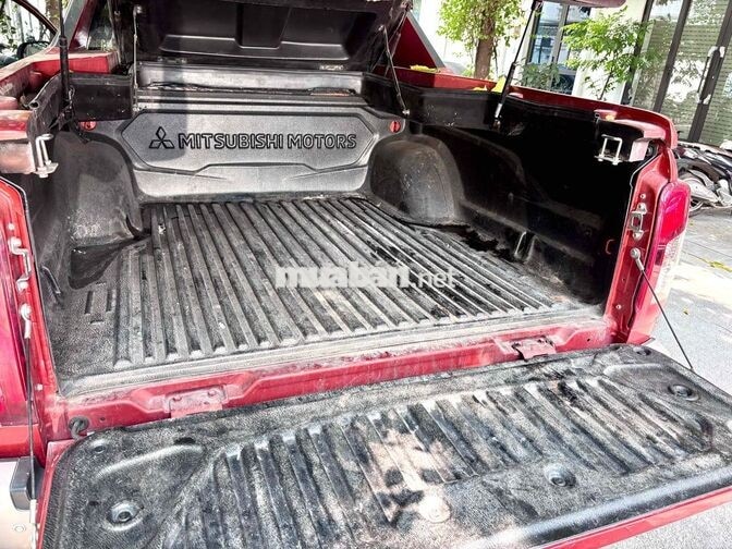 Mitsubishi Triton 2023 AT 15.400 km Đỏ