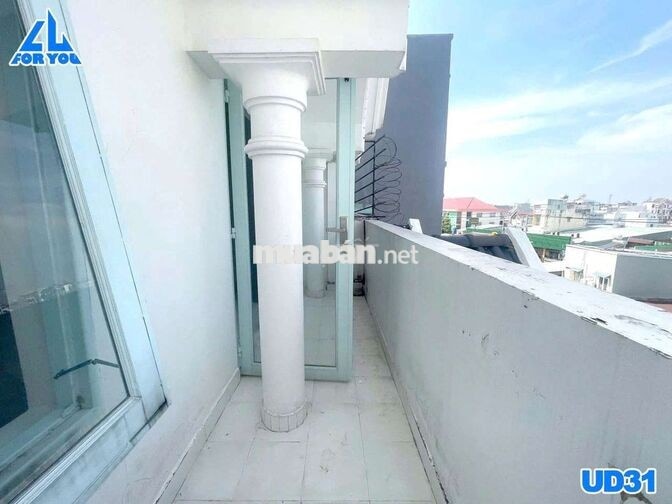 Cần Pass phòng mới rộng rãi có ban công, nvs riêng