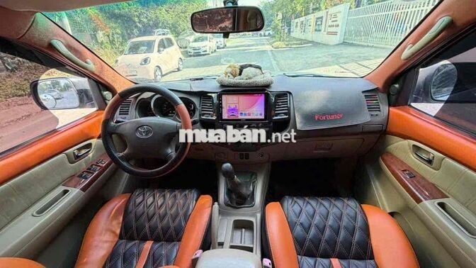 Toyota Fortuner 2012 Số sàn Máy dầu Bạc