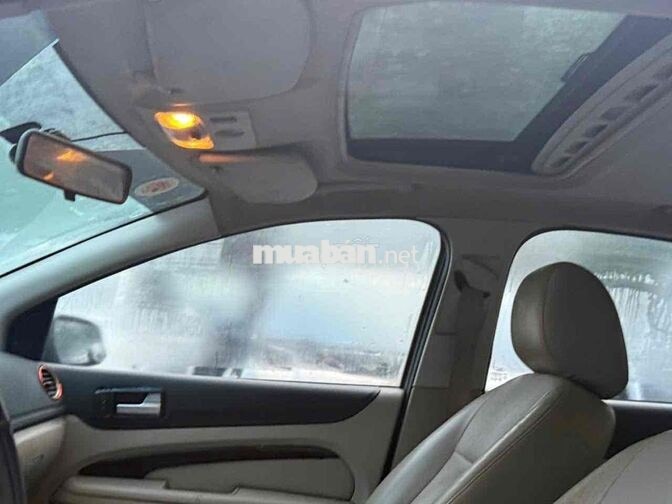FORD FOCUS 5 CHỖ XĂNG MÀU BẠC