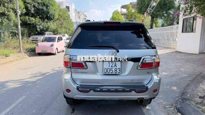 Toyota Fortuner 2012 Số sàn Máy dầu Bạc
