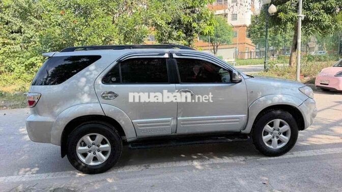 Toyota Fortuner 2012 Số sàn Máy dầu Bạc