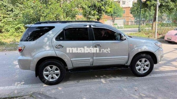 Toyota Fortuner 2012 Số sàn Máy dầu Bạc
