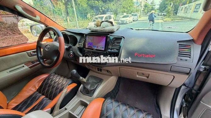 Toyota Fortuner 2012 Số sàn Máy dầu Bạc