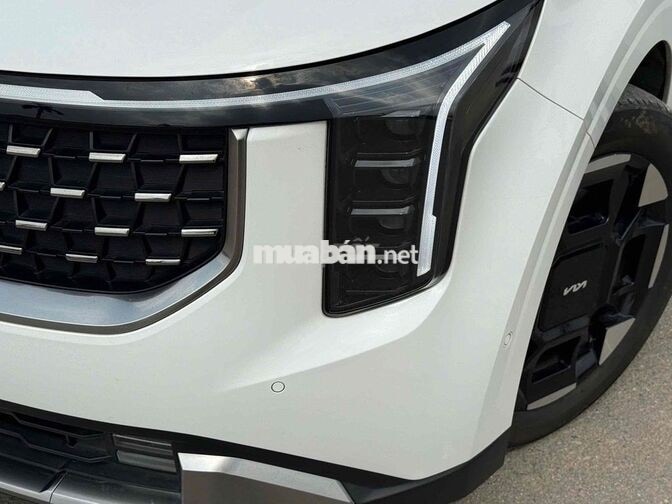 KIA Carnival 2025 2.2D Signature 4 vạn km