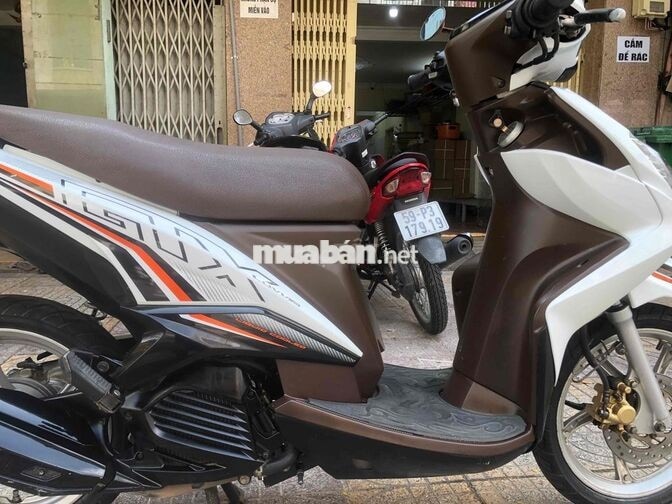 Yamaha Luvias 2016 màu Trắng Bạc