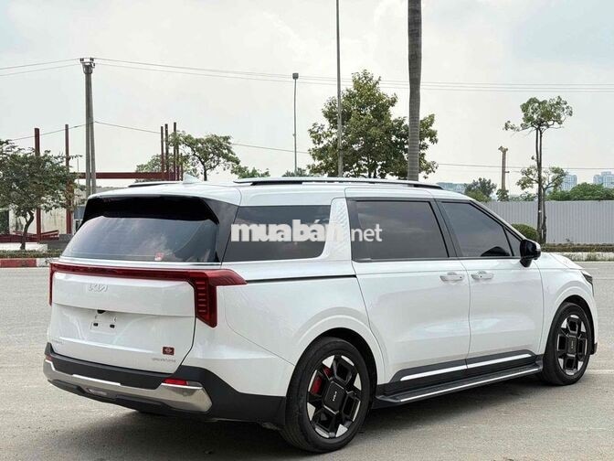 KIA Carnival 2025 2.2D Signature 4 vạn km