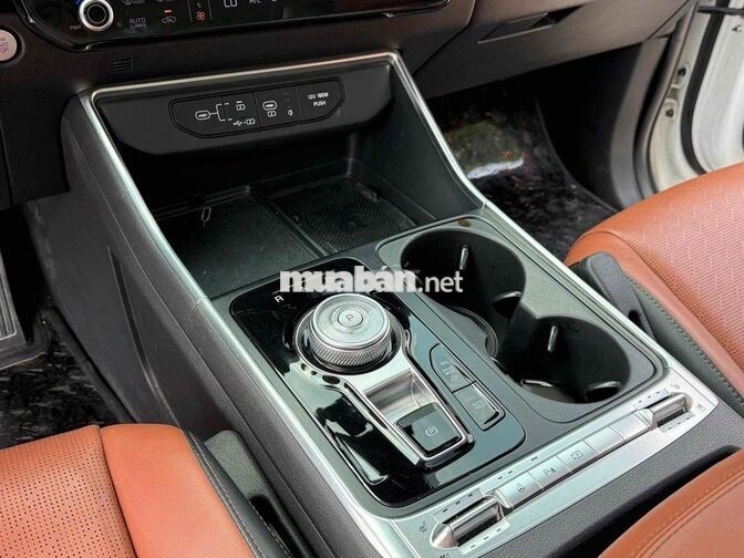 KIA Carnival 2025 2.2D Signature 4 vạn km