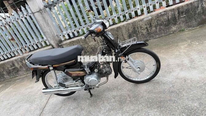 Honda Super Dream 2004 màu Đen