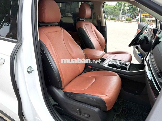 KIA Carnival 2025 2.2D Signature 4 vạn km