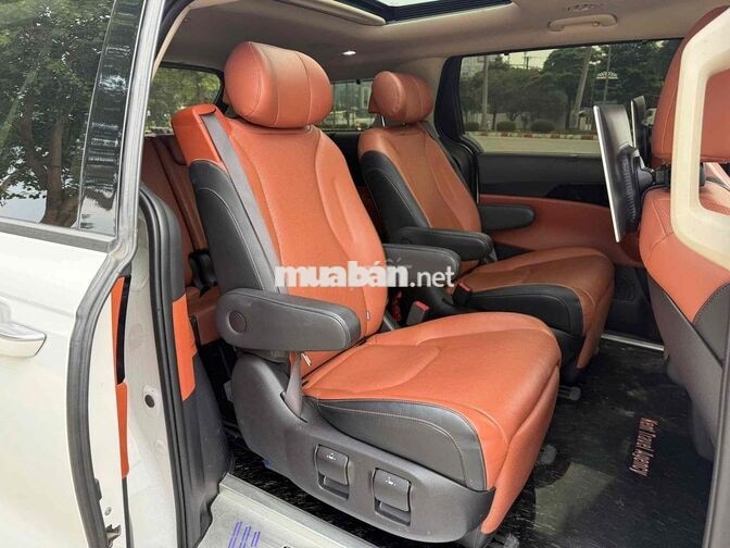 KIA Carnival 2025 2.2D Signature 4 vạn km