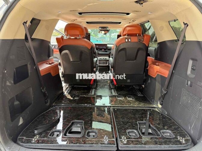 KIA Carnival 2025 2.2D Signature 4 vạn km
