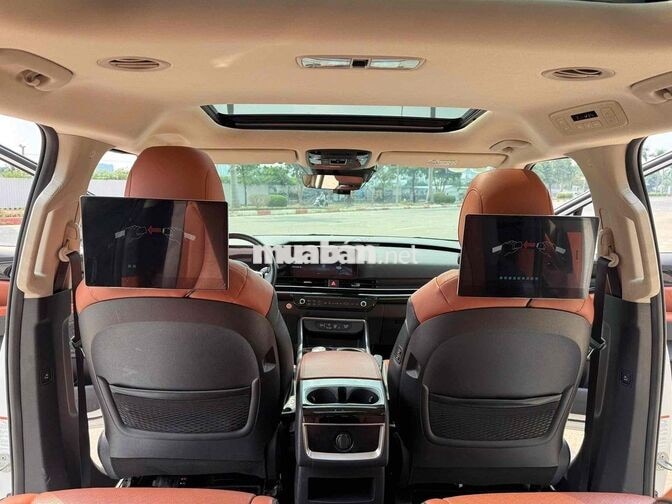 KIA Carnival 2025 2.2D Signature 4 vạn km