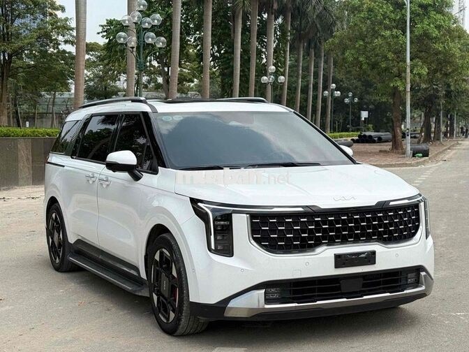 KIA Carnival 2025 2.2D Signature 4 vạn km