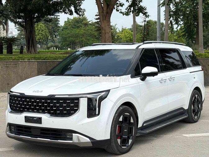 KIA Carnival 2025 2.2D Signature 4 vạn km