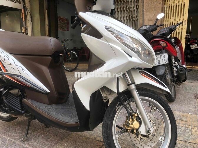 Yamaha Luvias 2016 màu Trắng Bạc