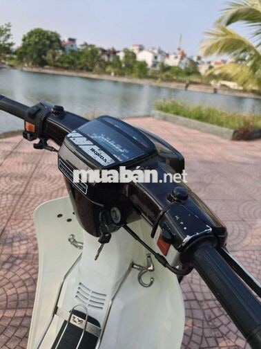 Honda Dream Thái màu nâu