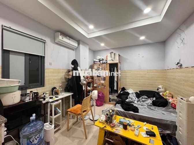 Trống lại studio cửa sổ full nội thất ngay trung tâm Quận 7