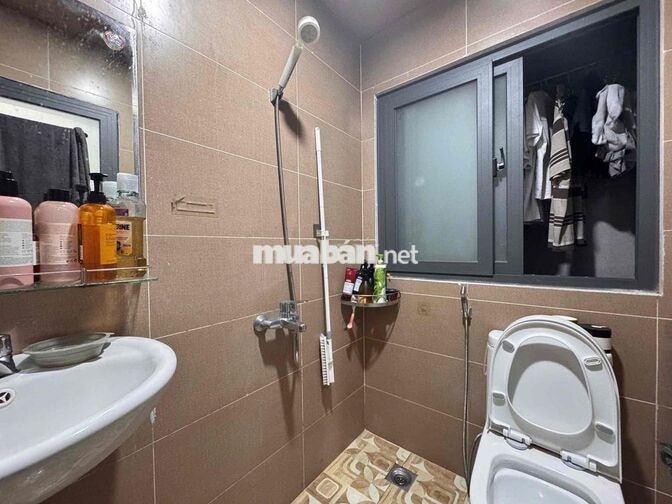 Trống lại studio cửa sổ full nội thất ngay trung tâm Quận 7