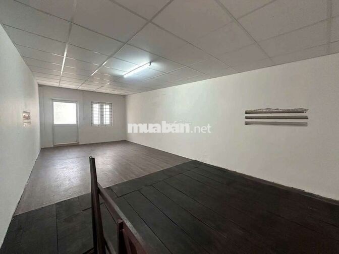 Chính chủ cho thuê nhà có sân vườn nhỏ ngay bình thạnh