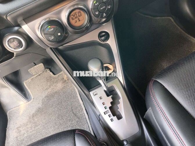 Toyota Yaris 2016 1.3G Trắng