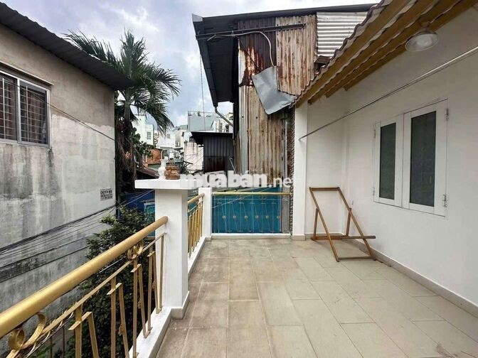 Chính chủ cho thuê nhà có sân vườn nhỏ ngay bình thạnh