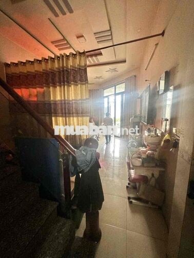 NHÀ MẶT TIỀN 2 TẦNG CẦN BÁN GẤP SONG HÀNH NHÀ VUÔNG MTKD ĐỈNH