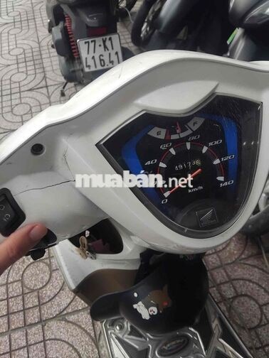 Honda Vision 2013 màu trắng